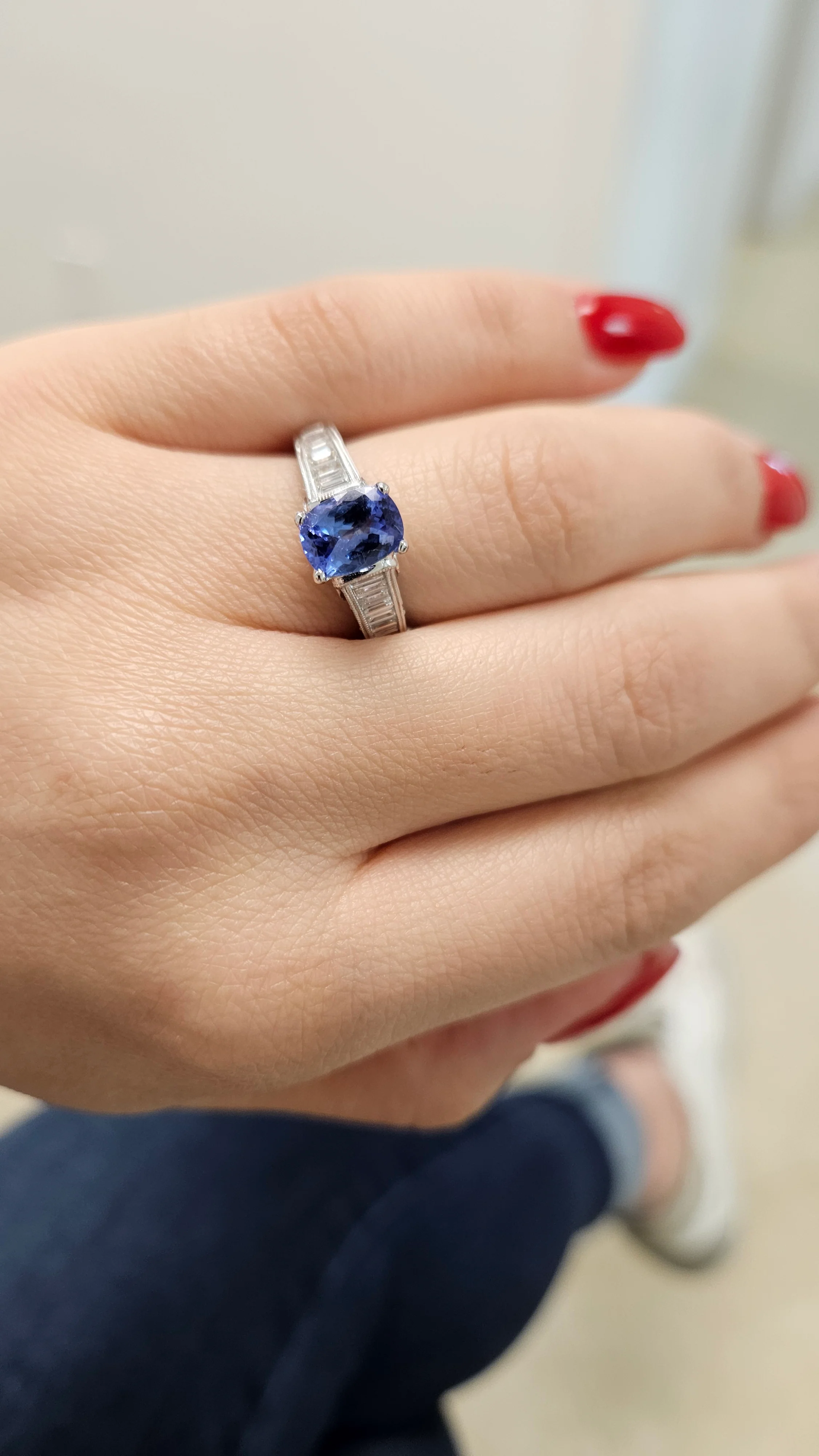 18K White Gold Tanzanite and Diamond Engagement Ring - Image 4