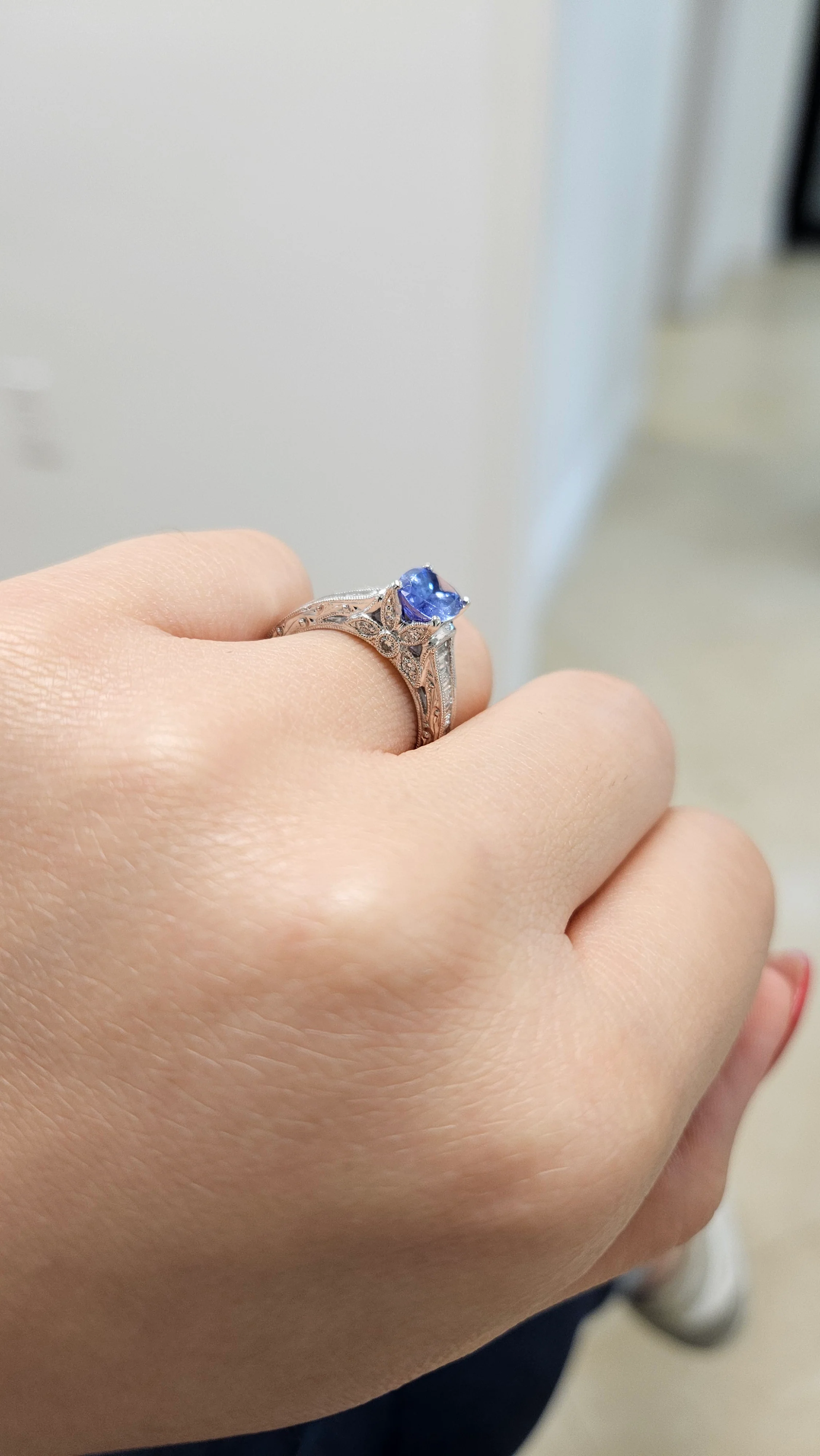 18K White Gold Tanzanite and Diamond Engagement Ring - Image 5