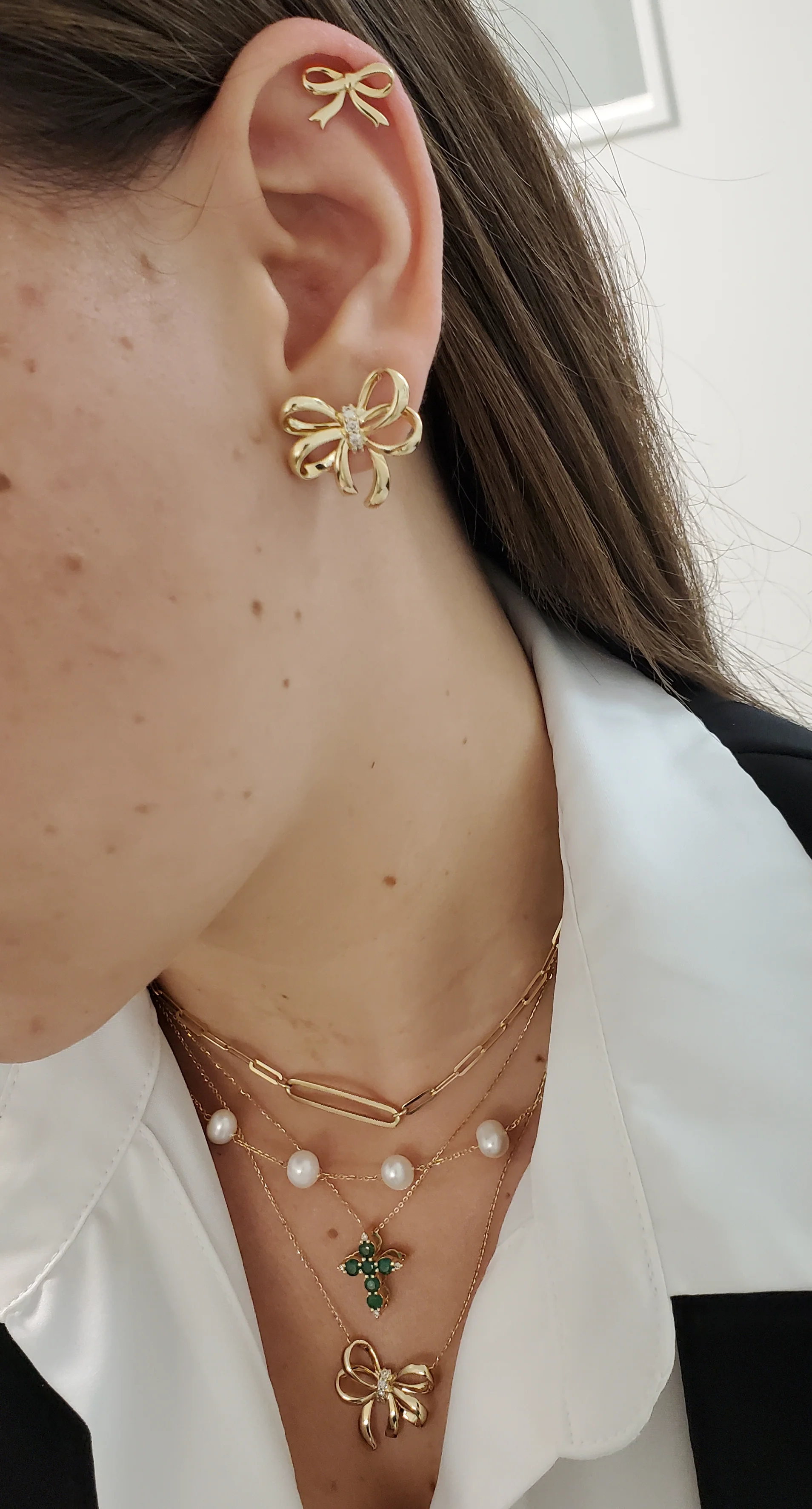 Large Bow Design Earring - Image 4