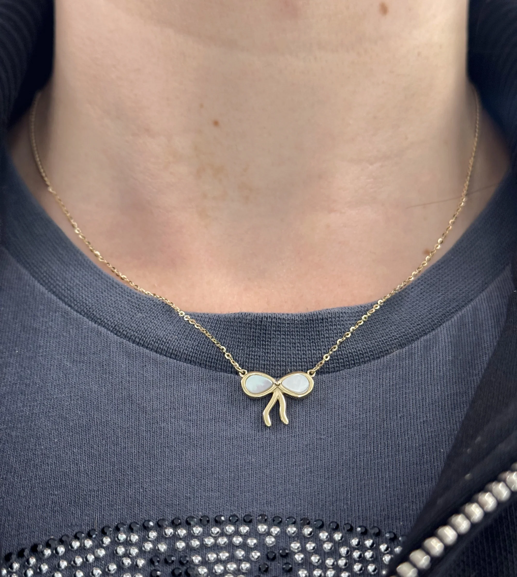 Mother of Pearl Bow Jewelry Set - Image 4