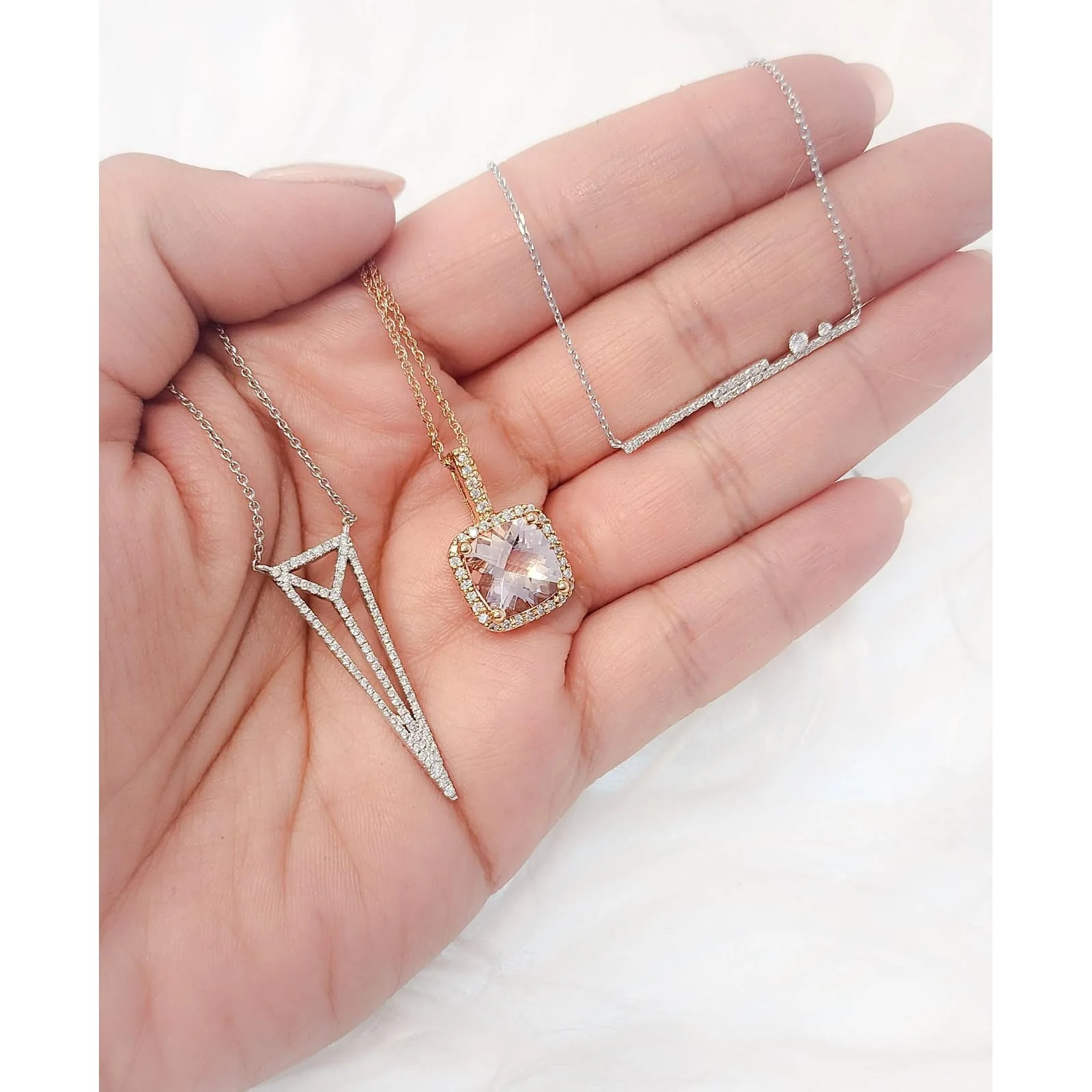 Morganite and Diamonds Pendant Necklace - Image 4