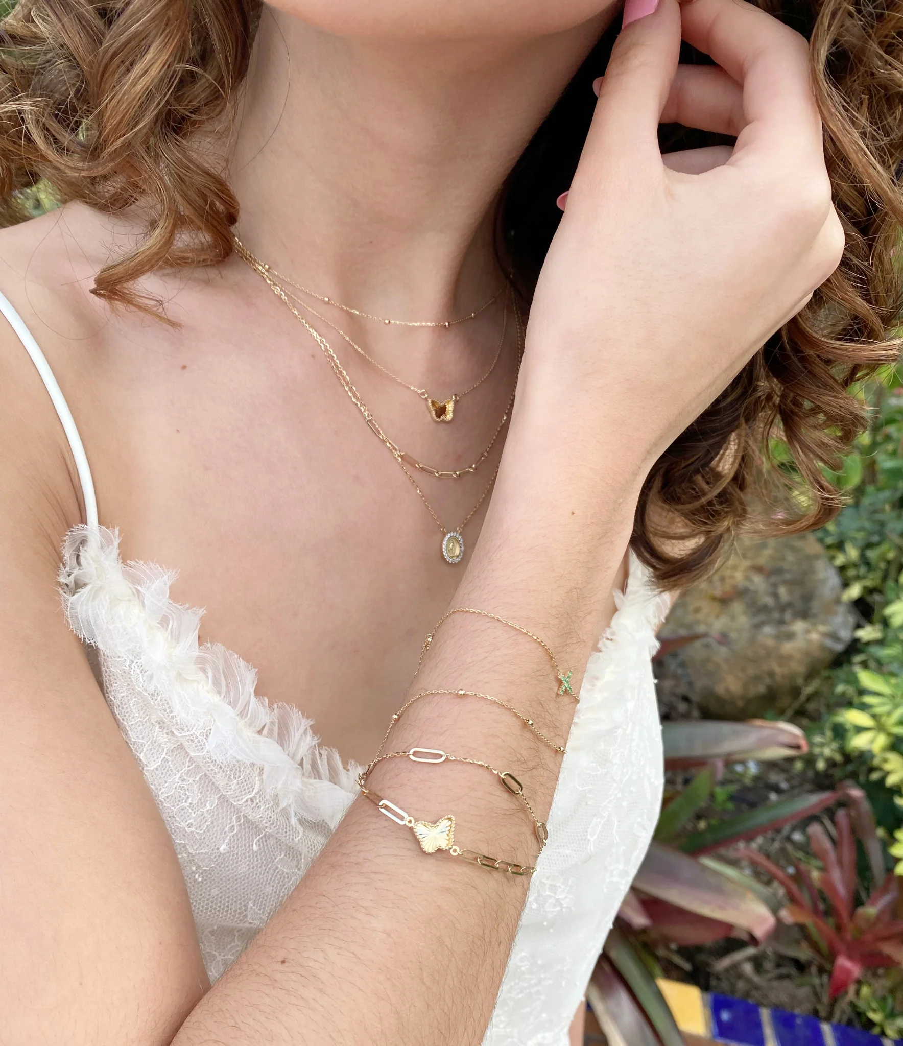 Elegant Radiant Gold Butterfly Paperclip Bracelet - Image 3