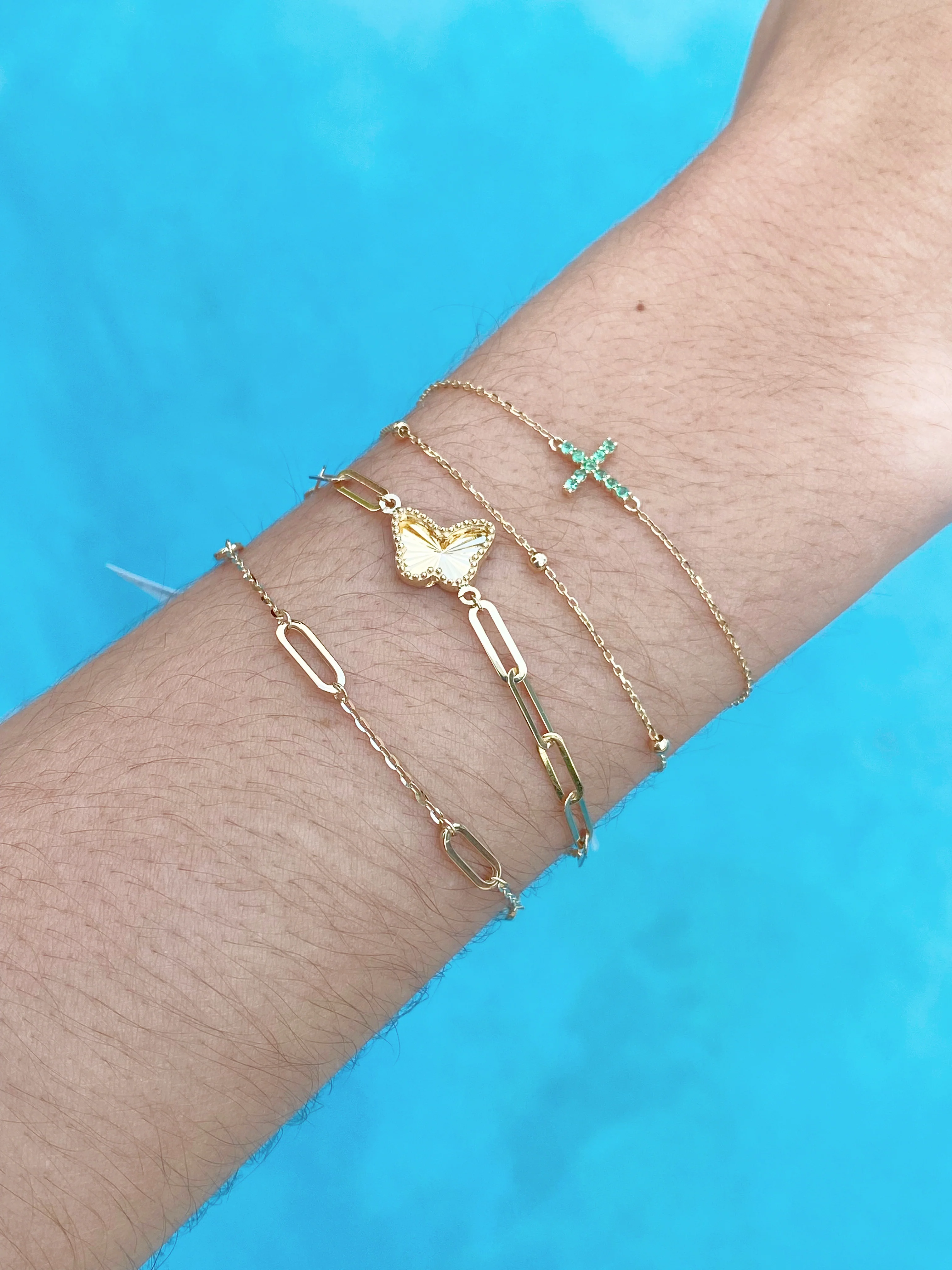 Elegant Radiant Gold Butterfly Paperclip Bracelet - Image 4