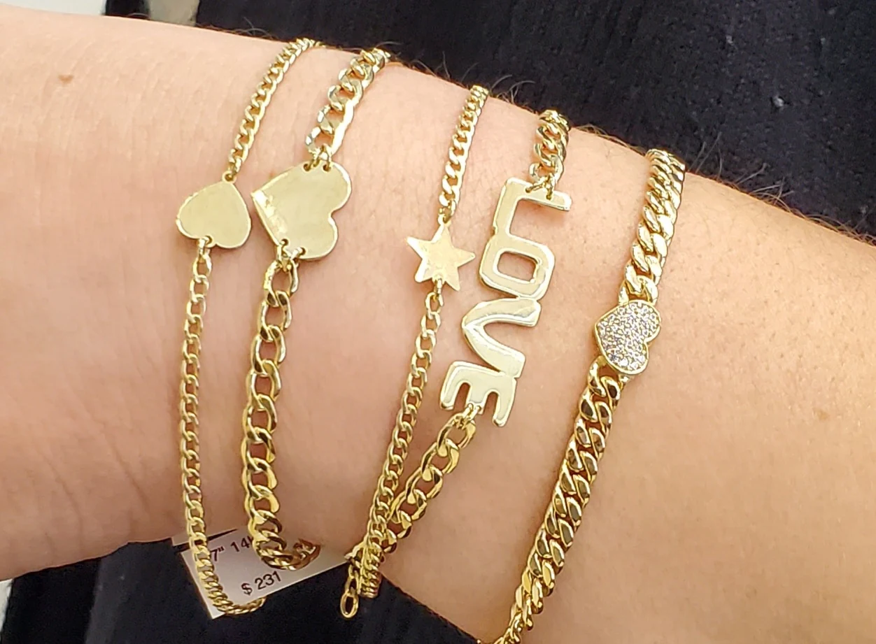 Thin Curb Link Single Star Bracelet - Image 3