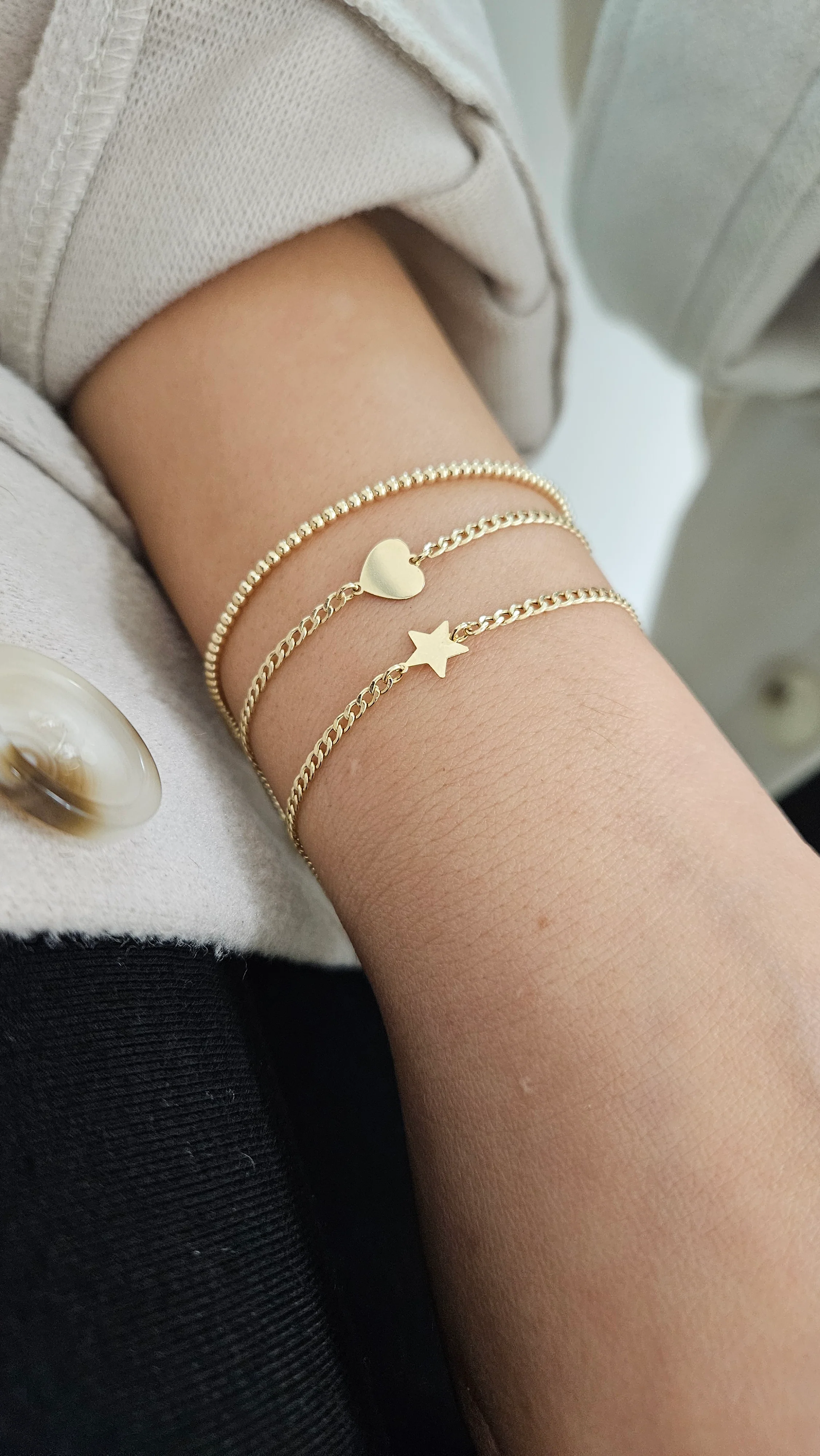 Thin Curb Link Single Star Bracelet - Image 4